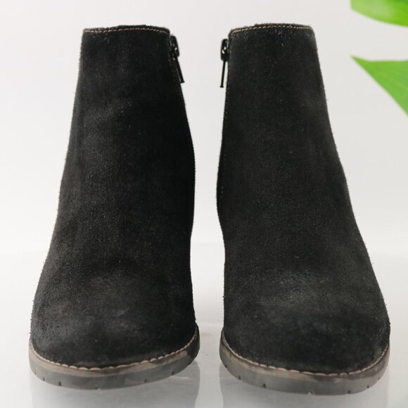 Clarks Women's Pause Camelia Boot Size 7 Chelsea Black Suede Block Heel Comfy - Picture 3 of 13